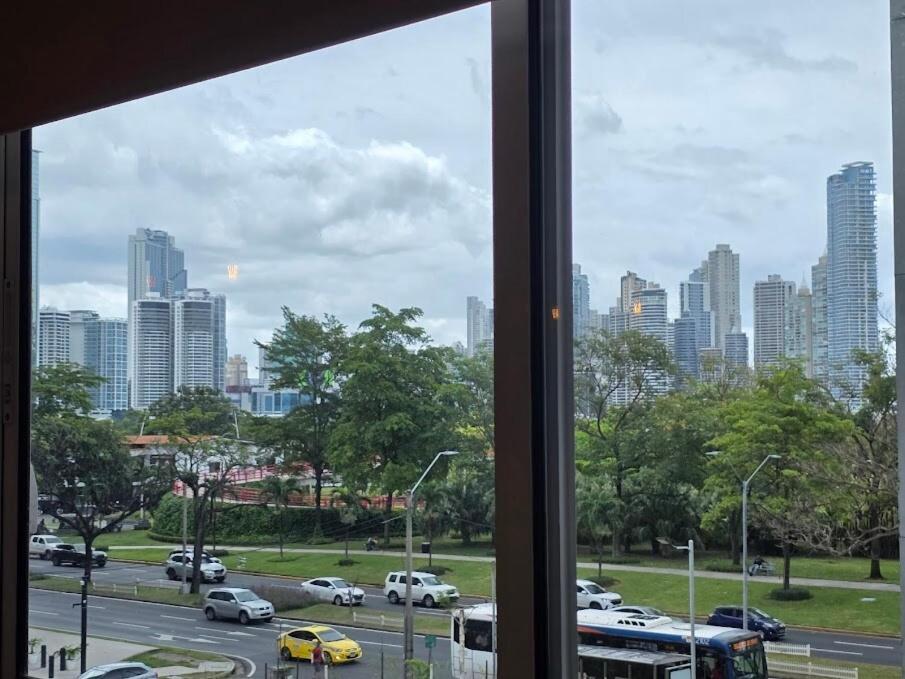 Magnifico En Avenida Balboa #6 * Panama City